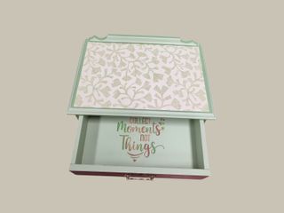 Mesa auxiliar "COLECCIONA MOMENTOS" restaurada