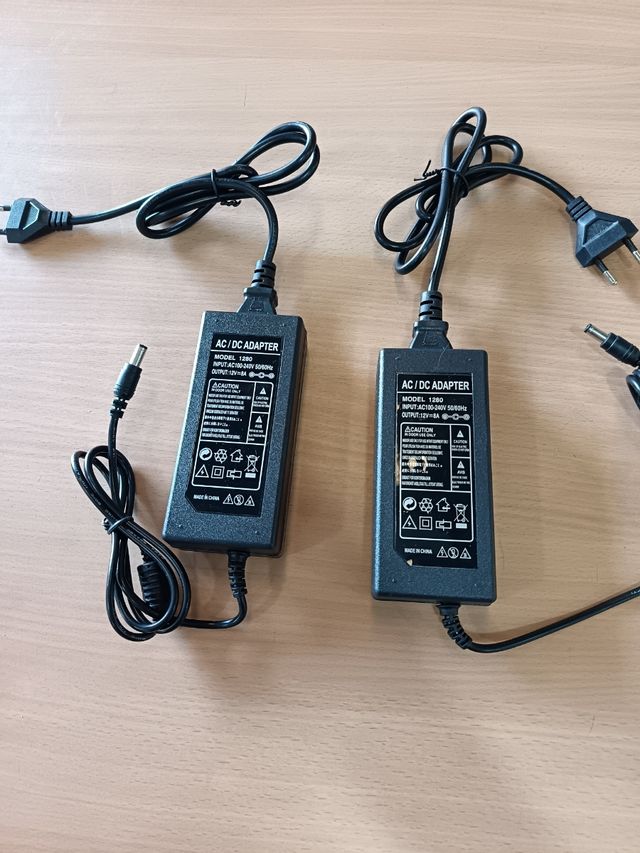 2 Adaptadores AC/DC 12V-5A