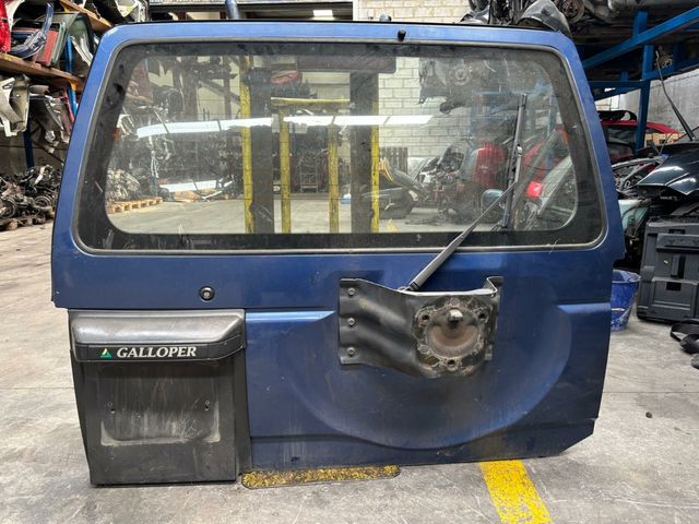 Portón trasero Mitsubishi Galloper