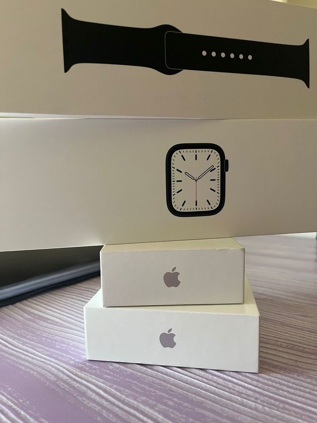 Apple MacBook Pro + Watch + AirPods