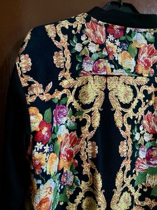 BOMBER FINO PRECIOSO ESTILO VERSACE