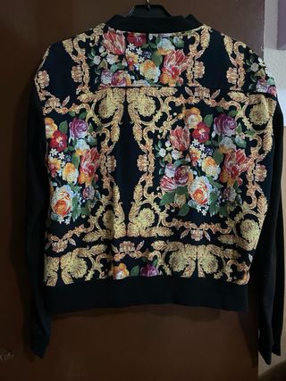 BOMBER FINO PRECIOSO ESTILO VERSACE