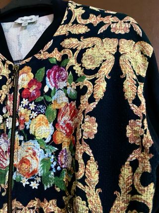 BOMBER FINO PRECIOSO ESTILO VERSACE