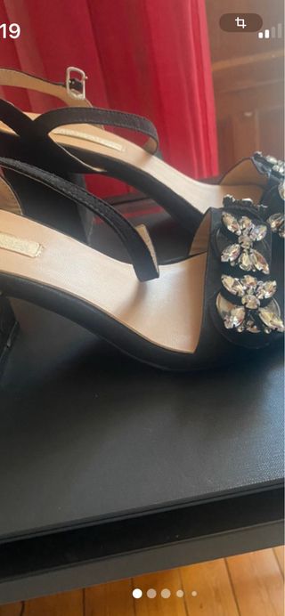 Sandalias negras tacón