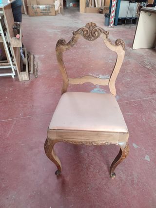 Silla antigua restaurada