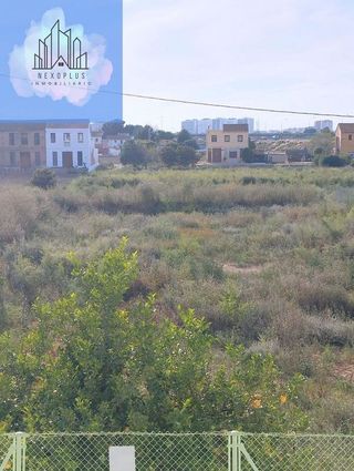 Terreno en venta en El Castellar-L´Oliveral en Valencia