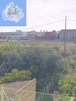 Terreno en venta en El Castellar-L´Oliveral en Valencia