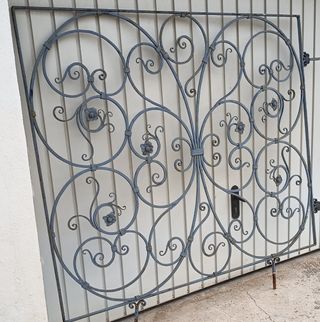 Reja ventana metal negro