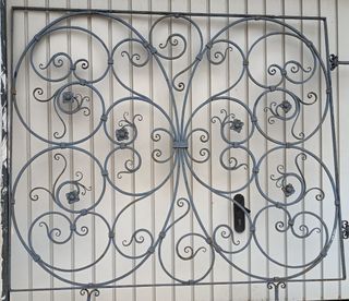 Reja ventana metal negro