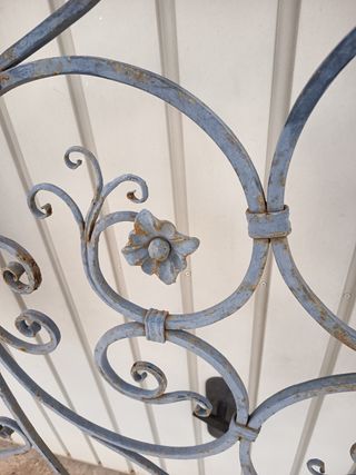 Reja ventana metal negro