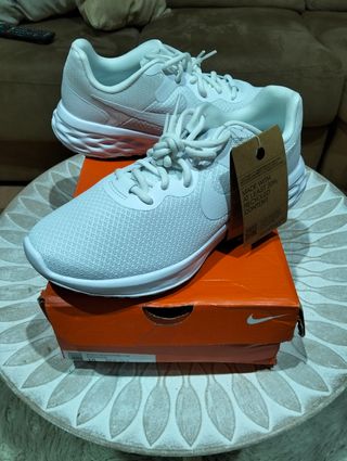 Zapatillas Nike Revolution 5 blancas hombre de segunda mano por 60 EUR en  Córdoba en WALLAPOP