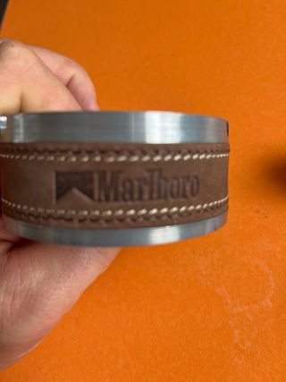 Reloj Marlboro y merchandisg vintage
