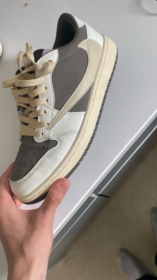 Nike Travis Scott Jordan 1