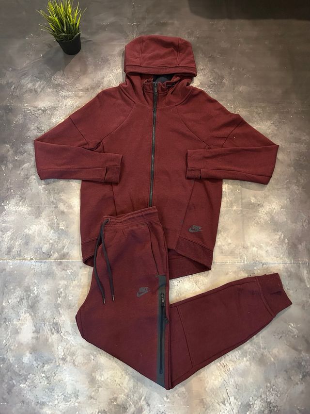 tuta Nike Tech fleece marrone
