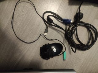 Monitor LG + ratón + cable