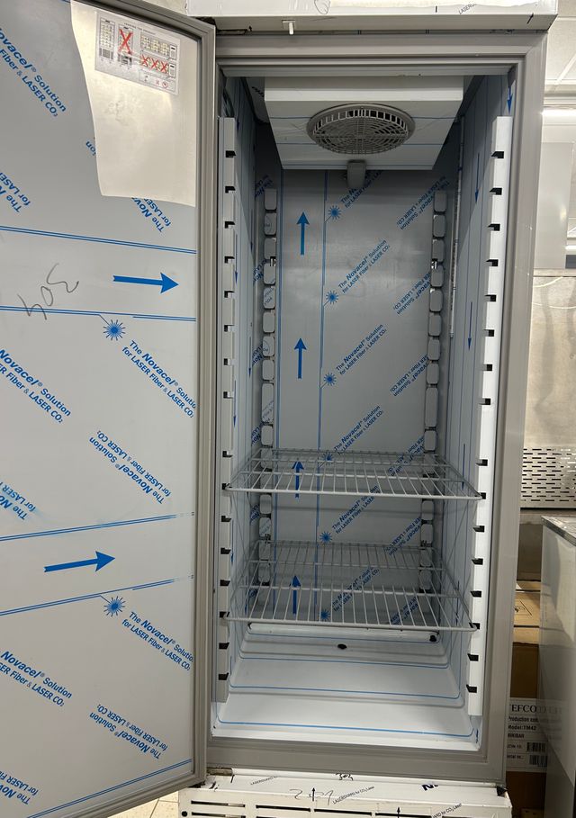 CONGELADOR VERTICAL CNS/101 - DOCRILUC