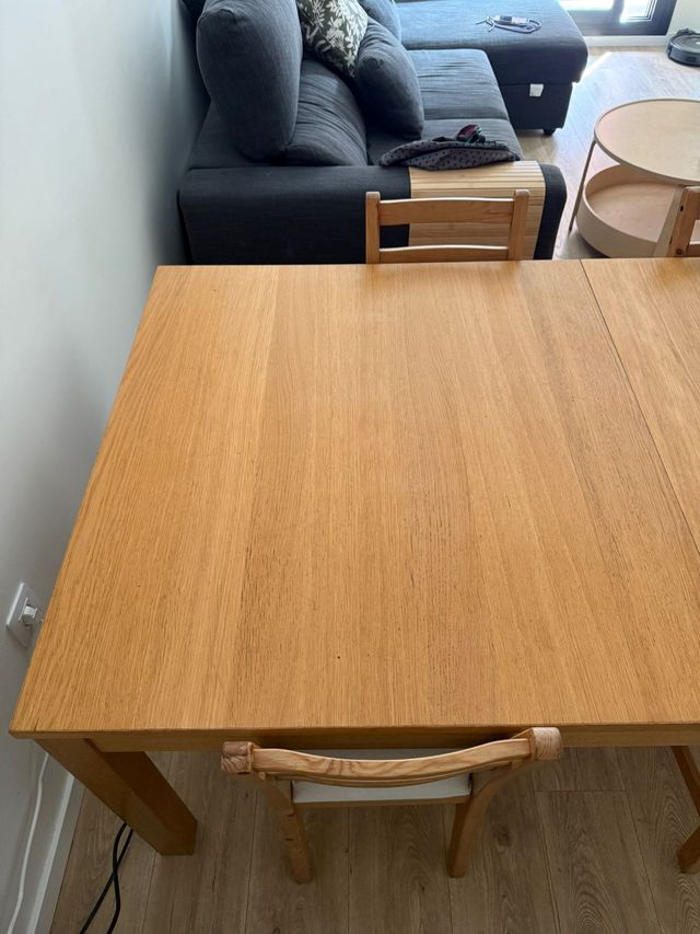 Mesa extensible de madera