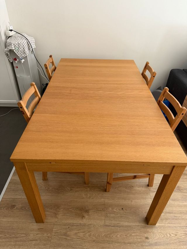 Mesa extensible de madera