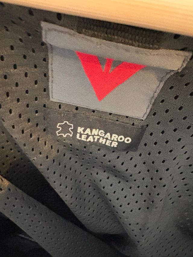 Mono moto Dainese piel canguro
