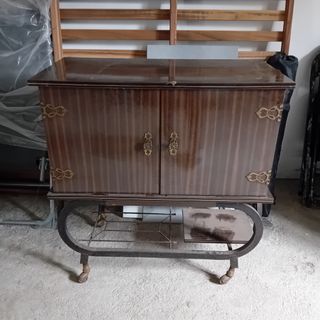 Mueble bar antiguo de madera