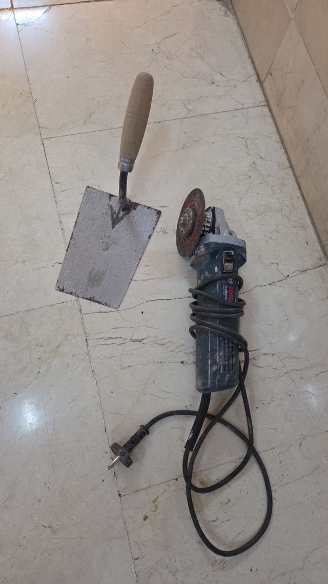 Amoladora angular Bosch pequeña