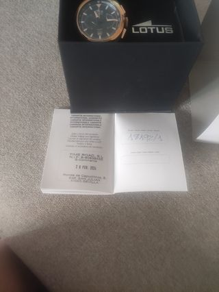 Reloj Lotus 18192-1 - Dorado y Negro.