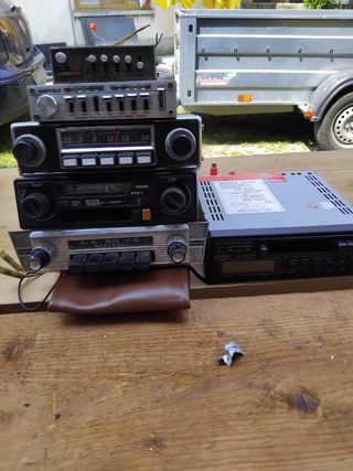 Autoradio vintage: 4 autoradio + 2 equalizzatori