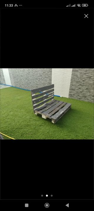 Sillón palé rústico con ruedas