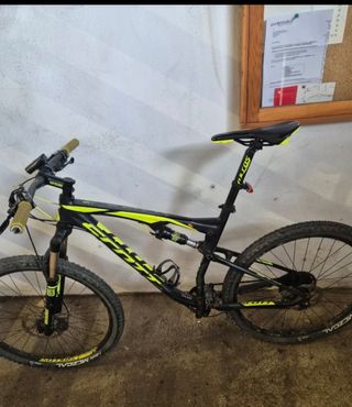 Bicicleta Scott Scale 940