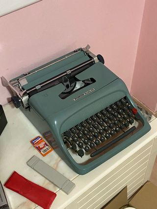 Olivetti Studio 44 - Máquina de escribir