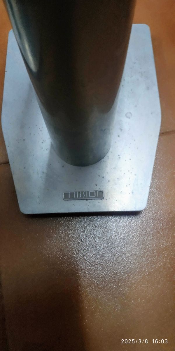 Soportes altavoces Mission