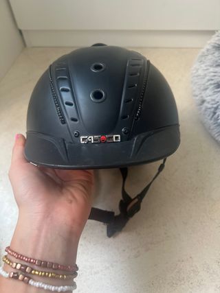 Casco hípica negro marca CASCO