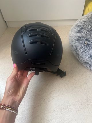 Casco hípica negro marca CASCO