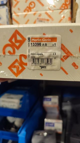Caja Merlin Gerin 13396