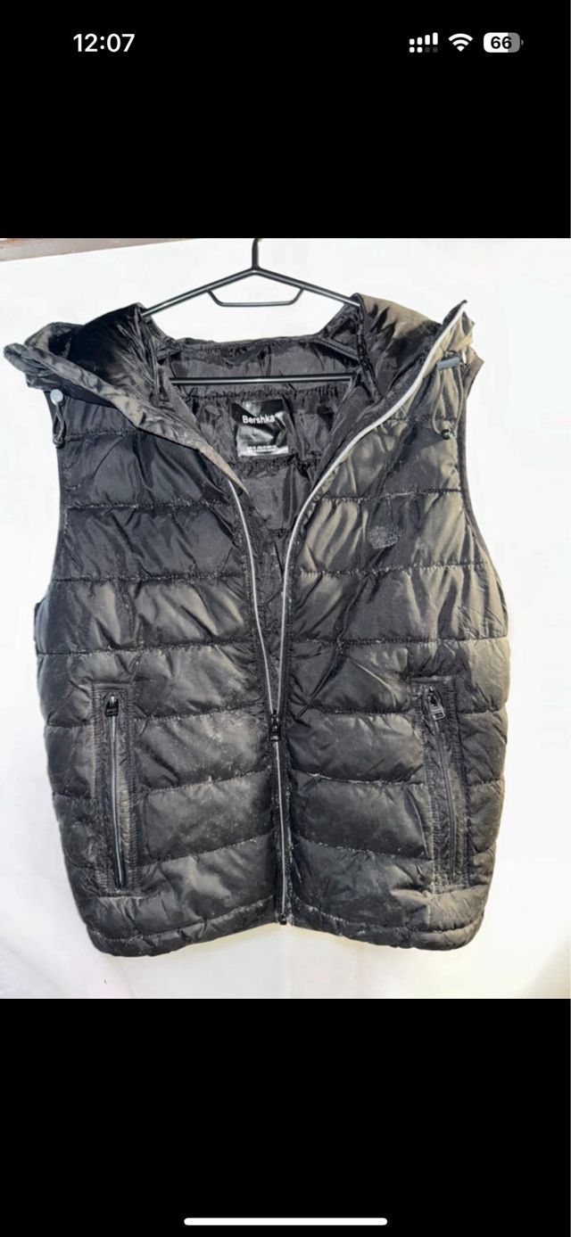 Chaleco Bershka negro acolchado