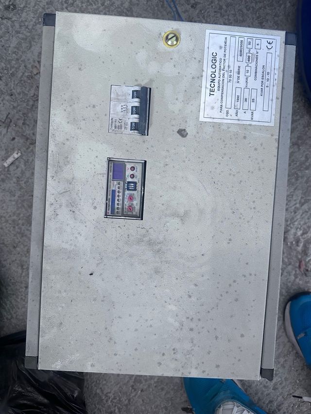 Compensador automático de potencia - Tecnológic
