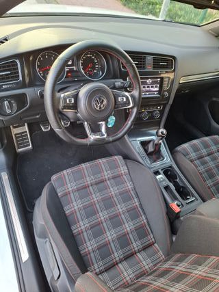 Volkswagen Golf GTI VII