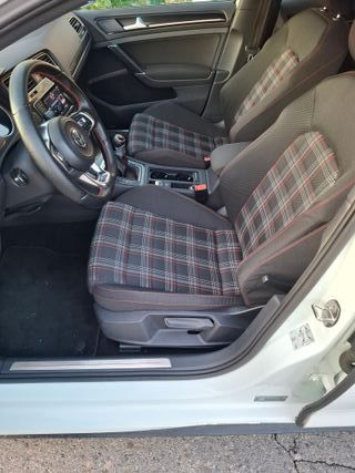 Volkswagen Golf GTI VII