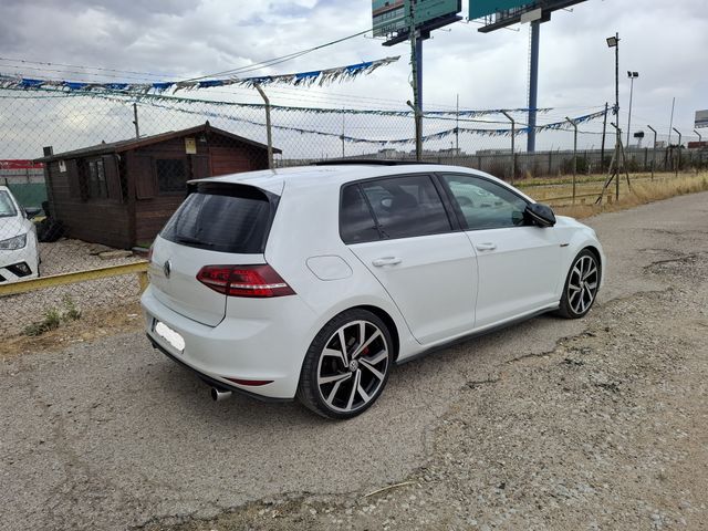 Volkswagen Golf GTI VII