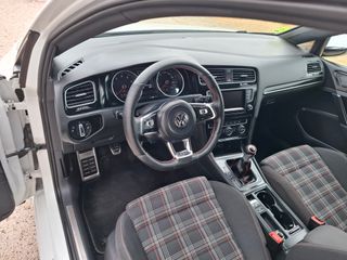 Volkswagen Golf GTI VII