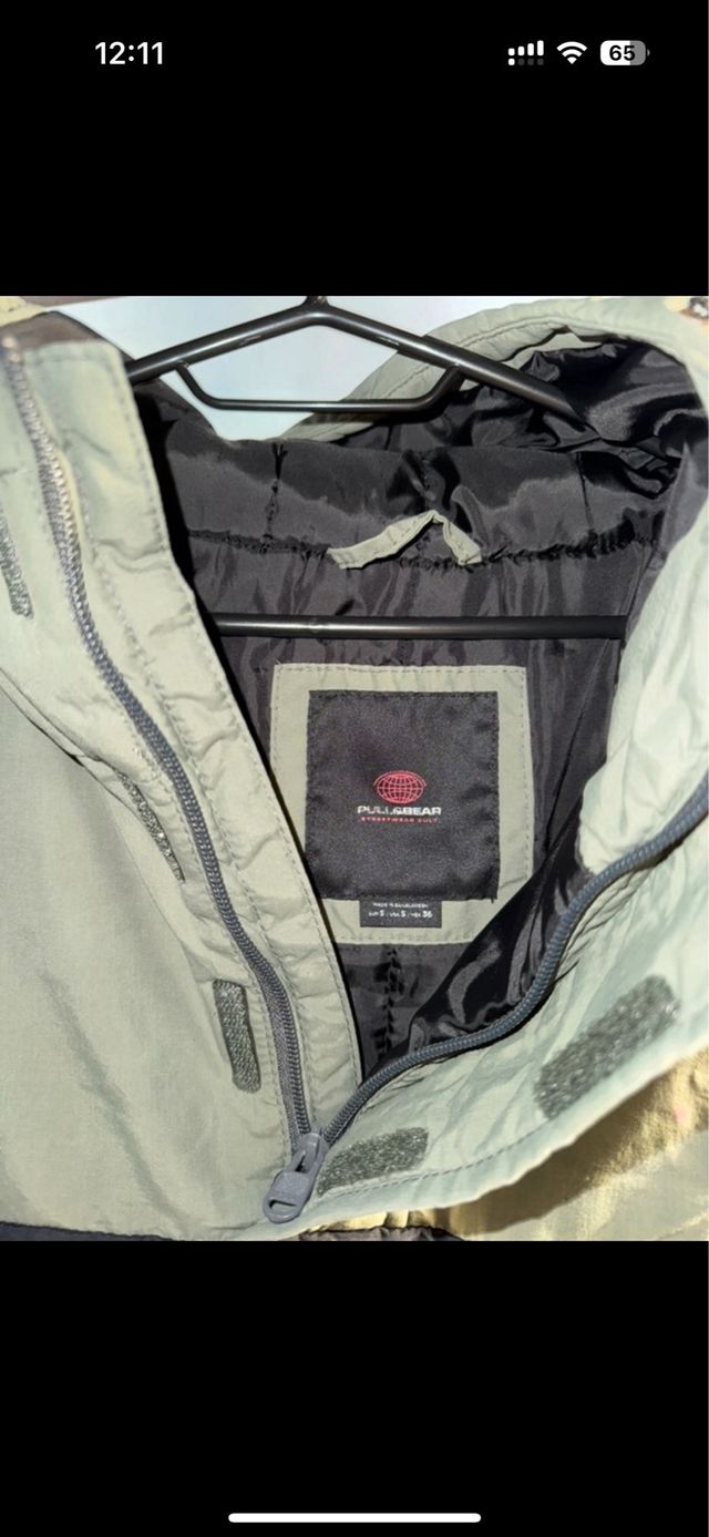 CHAQUETA Pull&Bear verde y blanca Talla M