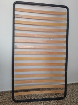 Somier metálico con láminas de madera