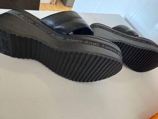 Sandalias Tommy Hilfiger negras plataforma