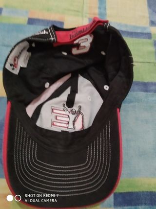 Gorra Dale Earnhardt Inc. negra y roja