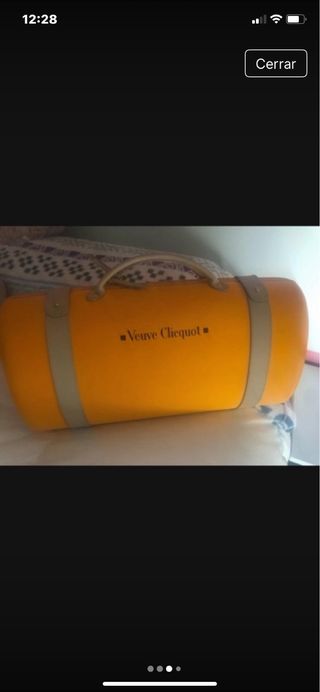 Maleta Veuve Clicquot supqr nueva. 