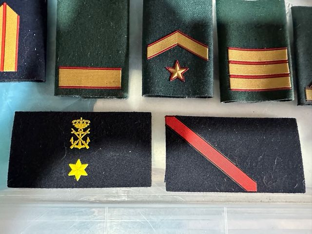 34 Manguitos Militares