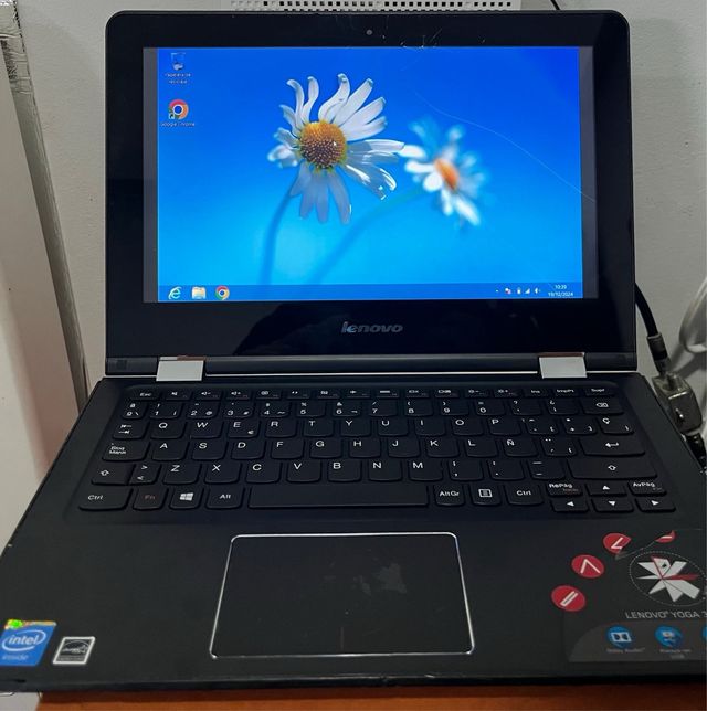 Lenovo Yoga 300 (Pantalla Agrietada)