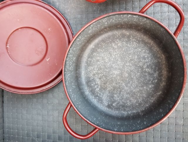 DUE PIATTI IN PORCELLANA