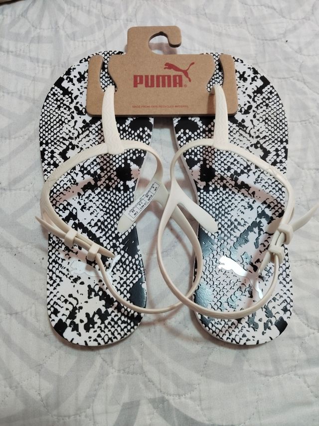 Sandalias Puma blancas y negras talla 38