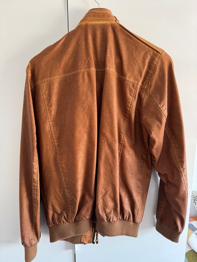 Cazadora Pull&Bear marrón Talla L